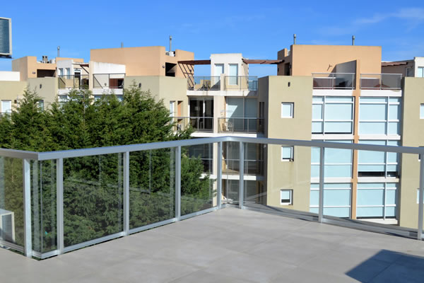 TERRAZA CON VISTA PANORÁMICA AL BOSQUE