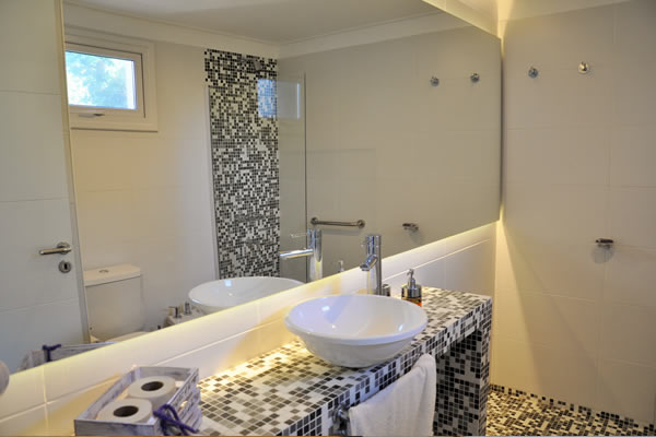 BAÑO COMPLETO CON DUCHA
